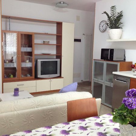 Aloe Beach Apartments, Ombrellone, Parcheggio E Uso Di Biciclette Gratis Rimini Luaran gambar